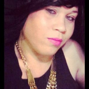 Meet your Posher, Carmelita